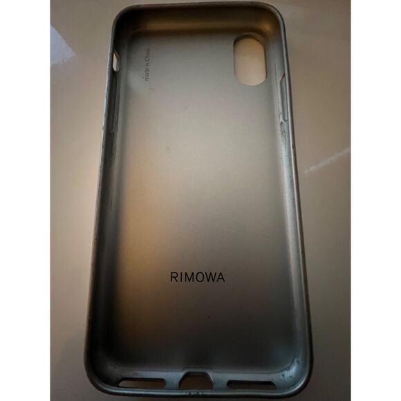 RIMOWA Silver Phone Case - Picture 4 of 4